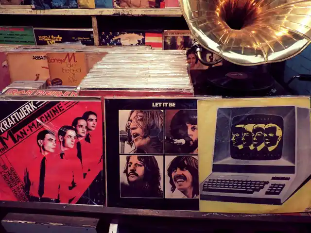 Rare collectible records of live albums of The Beatles and Kraftwerk.
