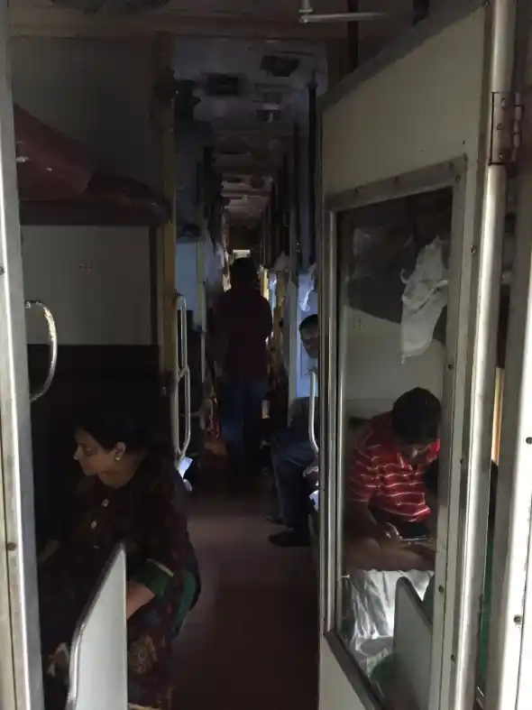 There is no electricity in the train. 