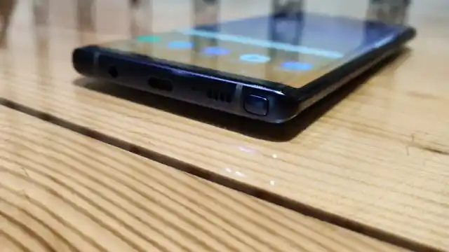 3.5mm headphone jack! Thank God!