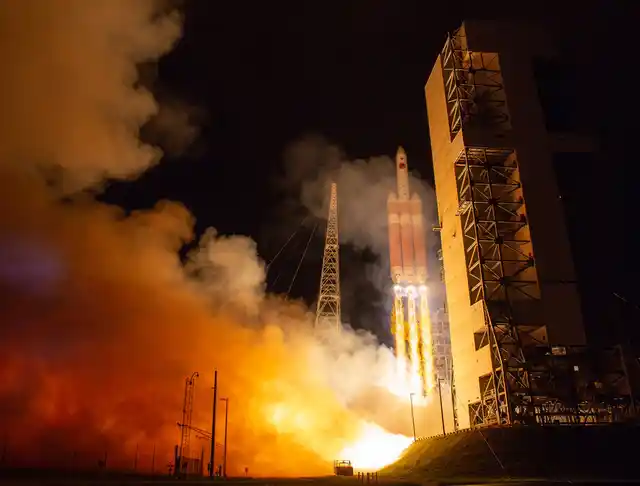 At Cape Canaveral Air Force Station’s Space Launch Complex 37, the United Launch Alliance Delta IV Heavy rocket with NASA’s Parker solar probe lifts off.