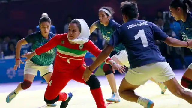 Raider Saeideh Jafarikoochi surprises India with her deceptive raids.