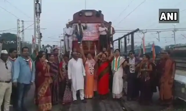 Congress workers blocked a train in Odisha’s Sambalpur.