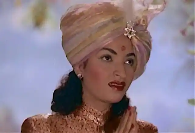 Sandhya (nee Vijaya Deshmukh), V Shantaram’s third wife, in <i>Jhanak Jhanak Payal Baaje</i>. 