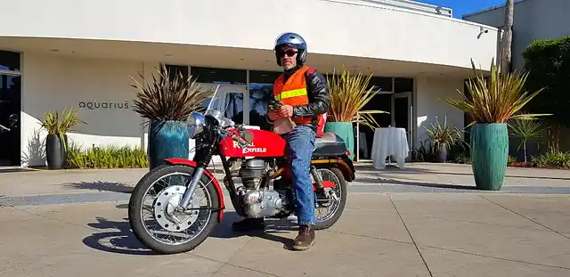 The Continental GT 250 single-cylinder bike from 1966 with its owner. 