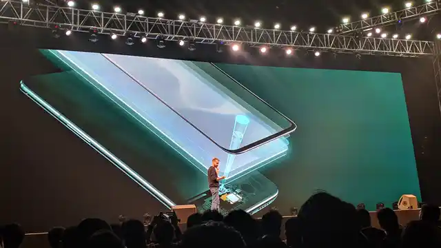 OnePlus 6T gets an in-display fingerprint sensor. 