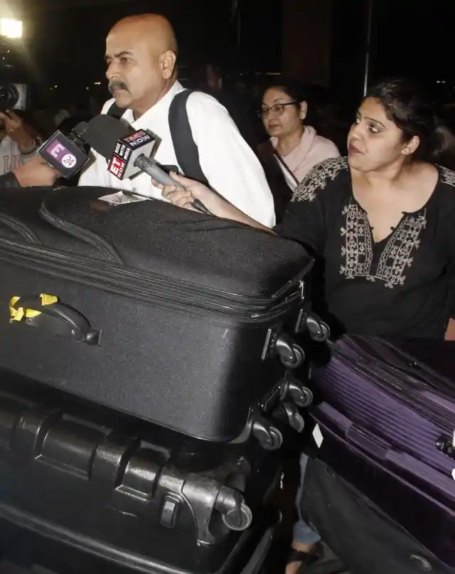 Anushka’s family leaves for Italy. 