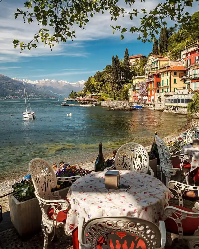 Lake Como offers some beautiful, idyllic scenery.