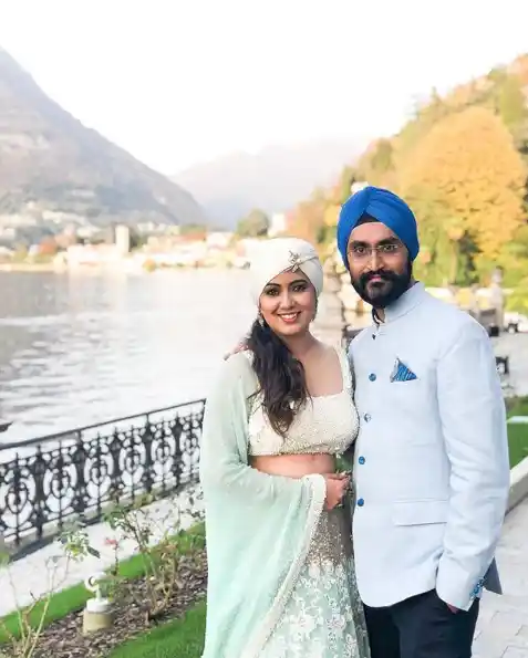 Singer Harshdeep Kaur at Lake Como for the Deepika-Ranveer wedding.