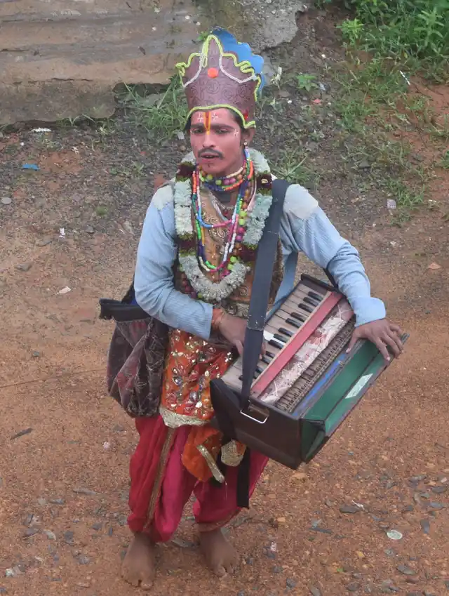 The impersonator transformed himself into a new character every day.