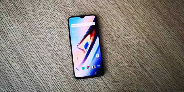 OnePlus 6T sports a 6.4-inch OLED screen. 