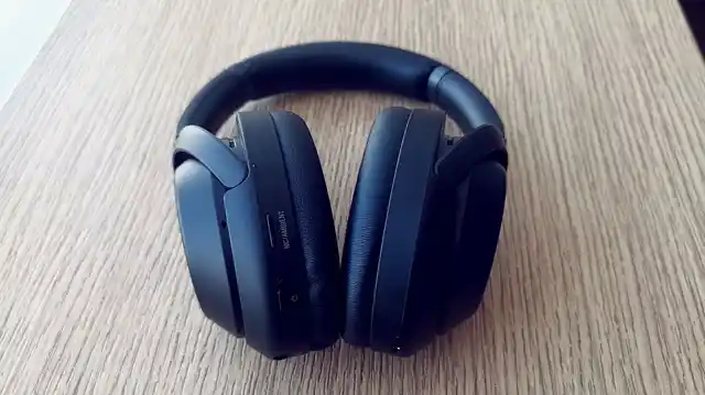 The MX3 lets you control ambient audio and noise cancellation.