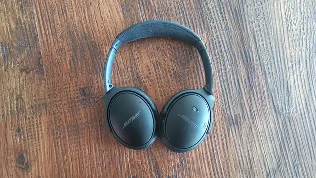 The Bose QC35 II comes with active noise cancellation.