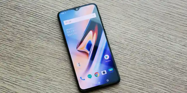 Water drop notch makes its debut on a OnePlus phone with the 6T. 