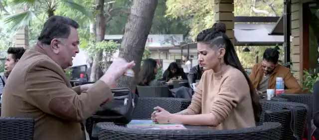 Rishi Kapoor and Amyra Dastur in <i>Rajma Chawal</i>.