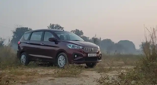 The 2018 Maruti Suzuki Ertiga comes with a 1.5 litre petrol motor and 1.3 litre diesel engine option. 