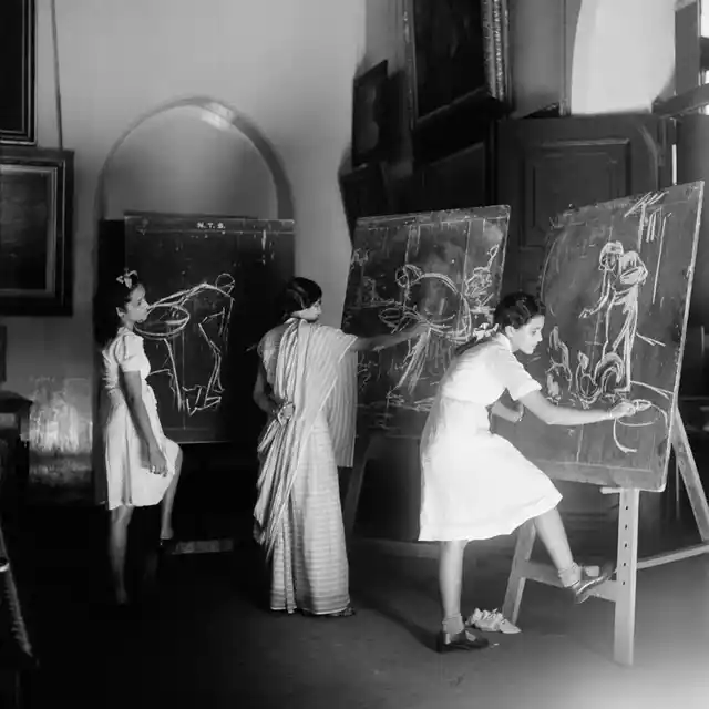 Students at the Sir JJ School of the Arts, Bombay, Early 1940s