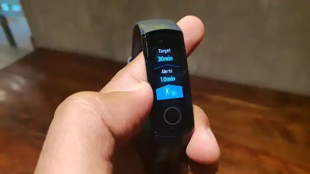 The Honor Band 4 offers different types of activity tracking. 