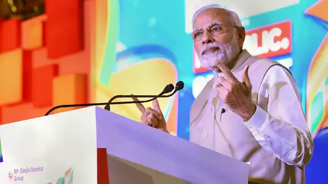 Modi disclosed that under the farmer income scheme, a sum of Rs 7,50,000 lakh crore would be deposited in banks over the next 10 years.