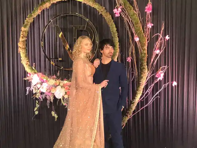 Joe Jonas and Sophie Turner pause for photo-ops.