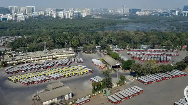 A view of Dharavi depot on Wednesday, 9 January, after over 32,000 employees of Mumbai’s civic transport undertaking BEST went on an indefinite strike since midnight over their demands, including higher wages.