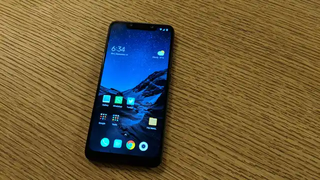 The Poco F1 uses a basic screen panel, which isn’t very bright.