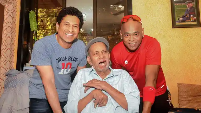File photo of Ramakant Achrekarwith Sachin Tendulkar and Vinod Kambli in Mumbai. 