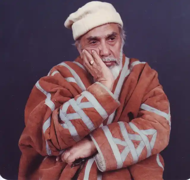 Other than a writer, Khalili was a noted historian, university professor, diplomat and royal confidant.