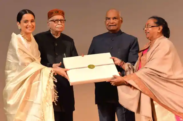 President Kovind along with his wife Savita Kovind and LK Advani felicitating Kangana Ranaut after the screening of <i>Manikarnika: The Queen of Jhansi. </i>