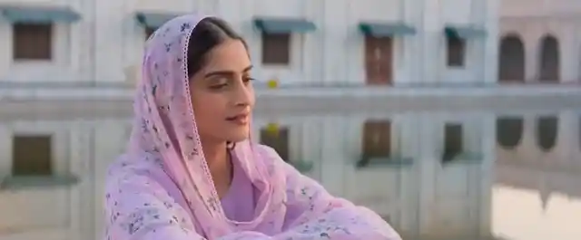 Sonam Kapoor stars in <i>Ek Ladki Ko Dekha Toh Aisa Laga</i>.