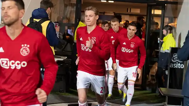 Ajax bounced back with a 6-0 win over VVV Venlo but slumped to a 1-0 defeat at Heracles Almelo on Saturday.