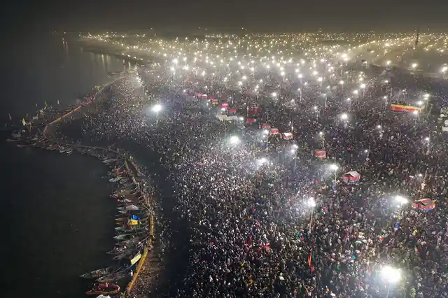A view of Sangam in the early hours on the auspicious Mauni Amavasya during the Kumbh Mela 2019, in Prayagraj on 4 February.