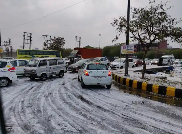 Hailstorm also caused a lot of traffic jam in sector 142. 