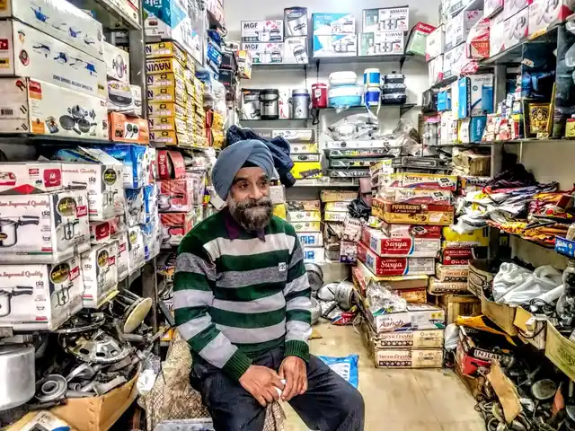 Harinder was also a witness to the riots and had his entire shop looted. Despite that he continues to be grateful to the Hindus.