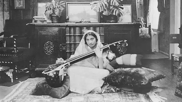 Noor Inayat Khan playing the veena. 