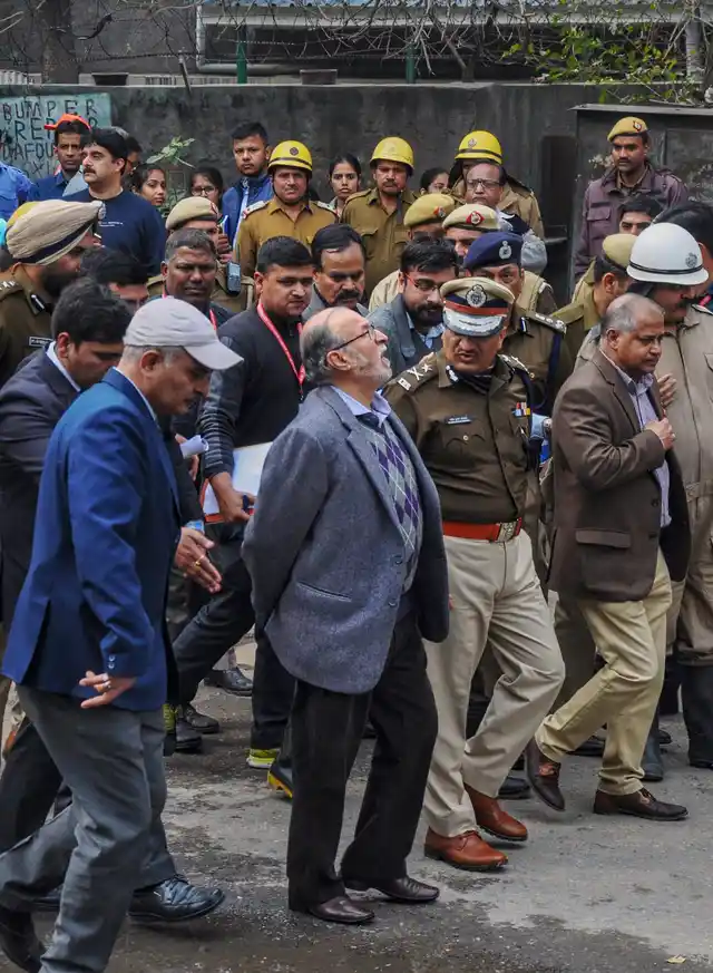 Lt Governor of Delhi Anil Baijal arrives to visit Karol Bagh’s Hotel Arpit Palace where a massive fire broke out.