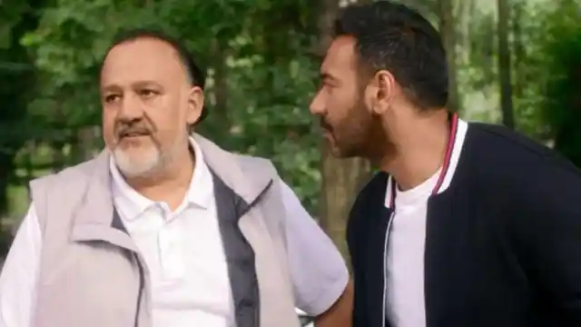 Ajay Devgn and Alok Nath in a still from <i>De De Pyaar De</i>.