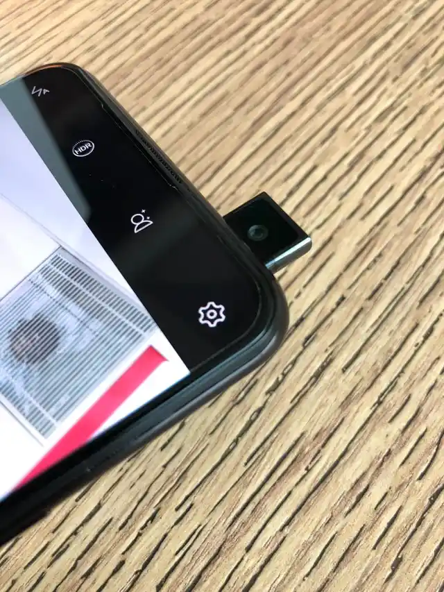 Just one tap, and the 32MP front camera pops up.