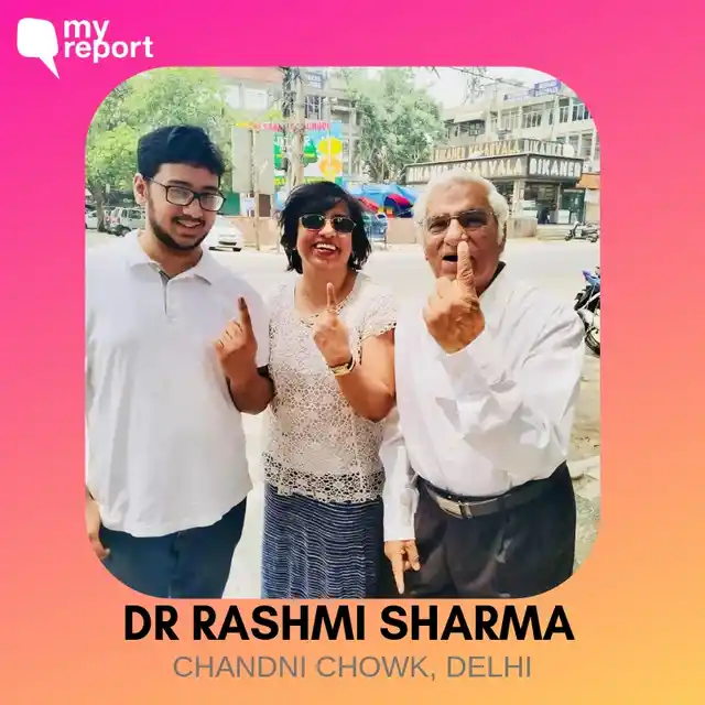 Dr Rashmi Sharma shares a selfie of her entire family.