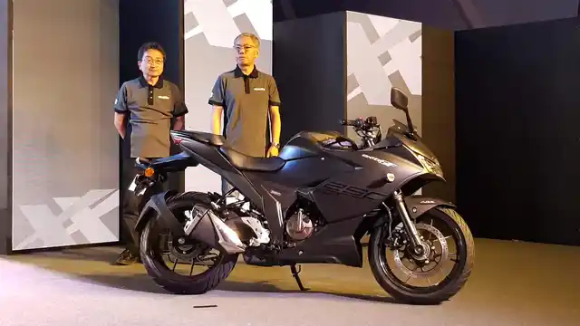 The Suzuki Gixxer SF 250 in a stealth black shade.