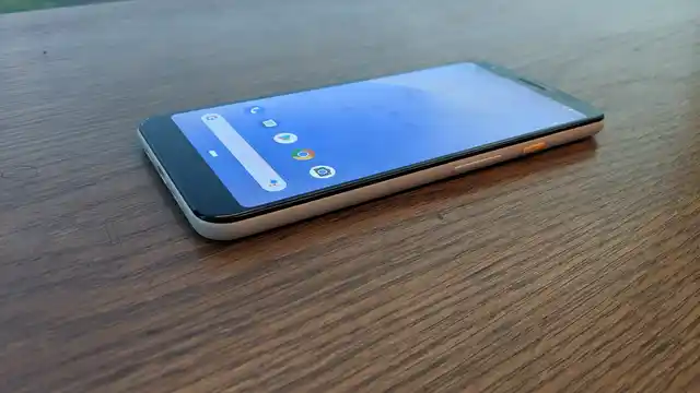 Pixel 3a XL gets a 6-inch display. 