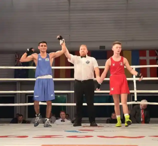 Gaurav Solanki announced as the winner against England’s William Cawley.