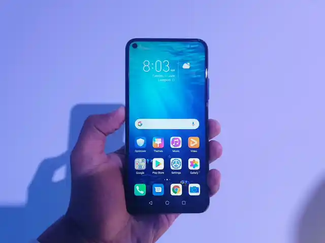 The Honor 20 Pro comes with an punch hole camera.