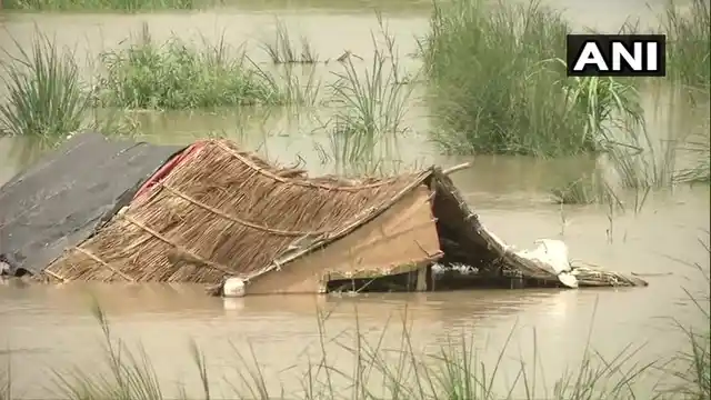 Houses at Kisan colony and Yamuna Khadar near ISBT Kashmere Gate submerged in water from overflowing Yamuna river.