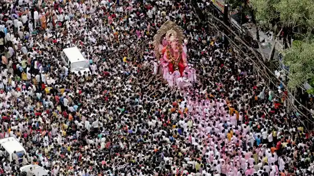 Sea of people during visarjan in 2018. 
