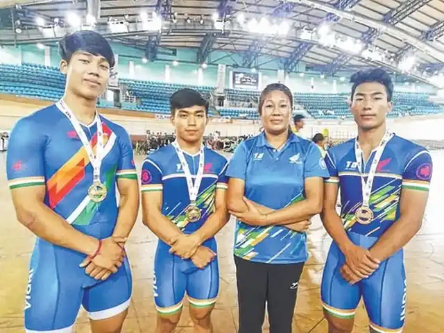 India added three more medals to their tally of 12 that they won on Day 1 at the Indira Gandhi indoor stadium.