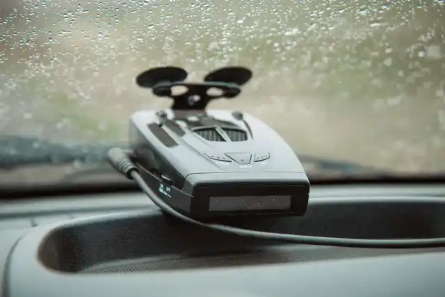 A radar detector that can locate speed guns and cameras fitted to the windshield of a car. 