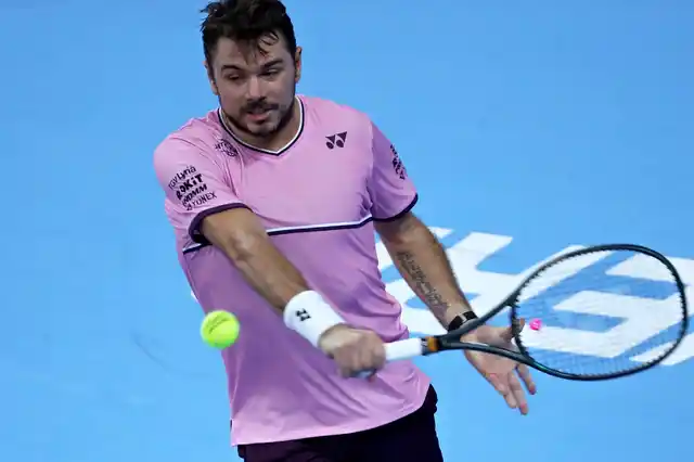 Wawrinka stepped up again early in the third set and was twice a break ahead but once more Murray dug in.
