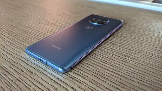 No headphone jack on the 7T either.