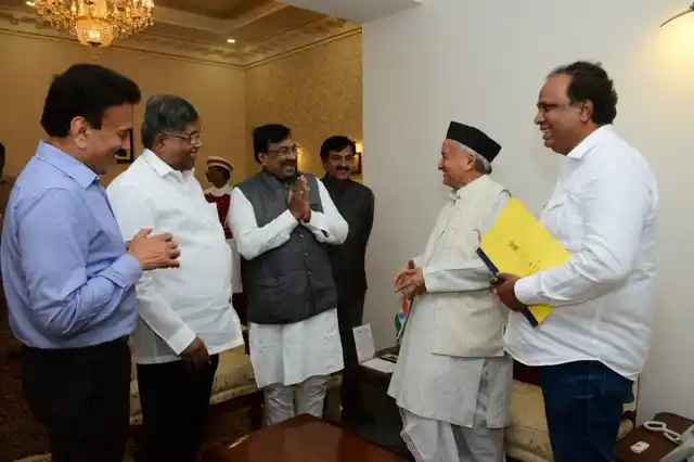 A BJP delegation met Maharashtra governor on Thursday