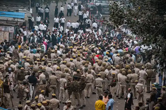 Cops at Tis Hazari Court complex after clashes between lawyers and police personnel on 2 November. 